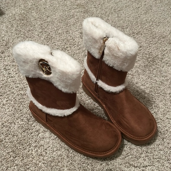 Michael Kors boots girls size